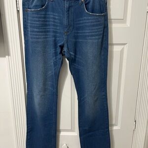 Wrangler Men's 34/34 Straight Blue Jeans gently worn
